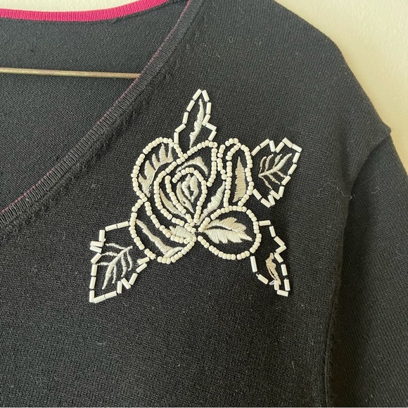 Silk blend short sleeve beaded black top office medium petite - Picture 2 of 7